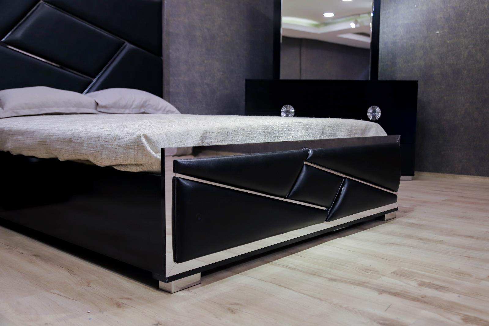 Avalon Black King Bed, Dresser, Mirror & Nightstand — view 5