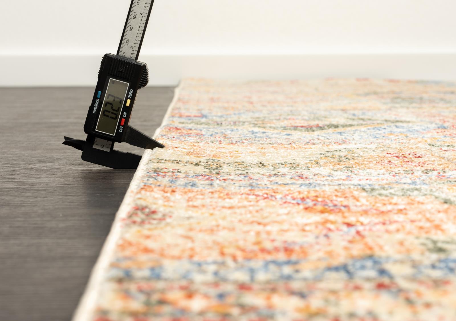 Heriz HZ01 Beige Area Rug — view 4