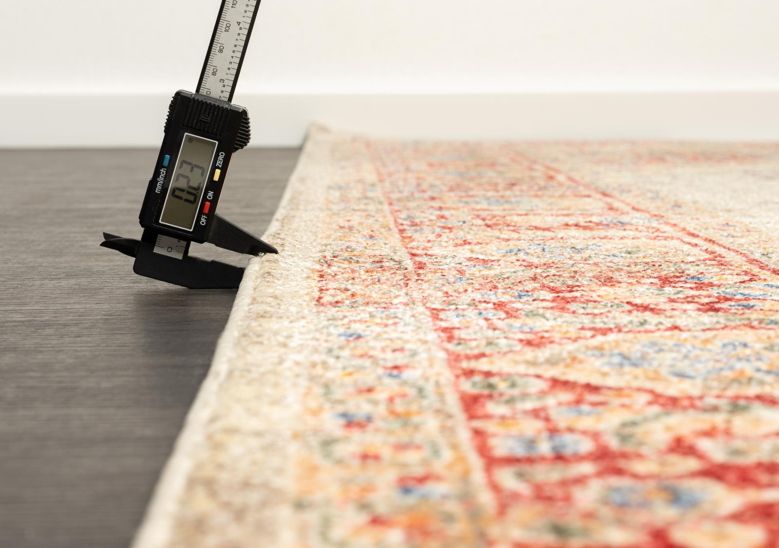 Heriz HZ02 Beige Area Rug — view 4