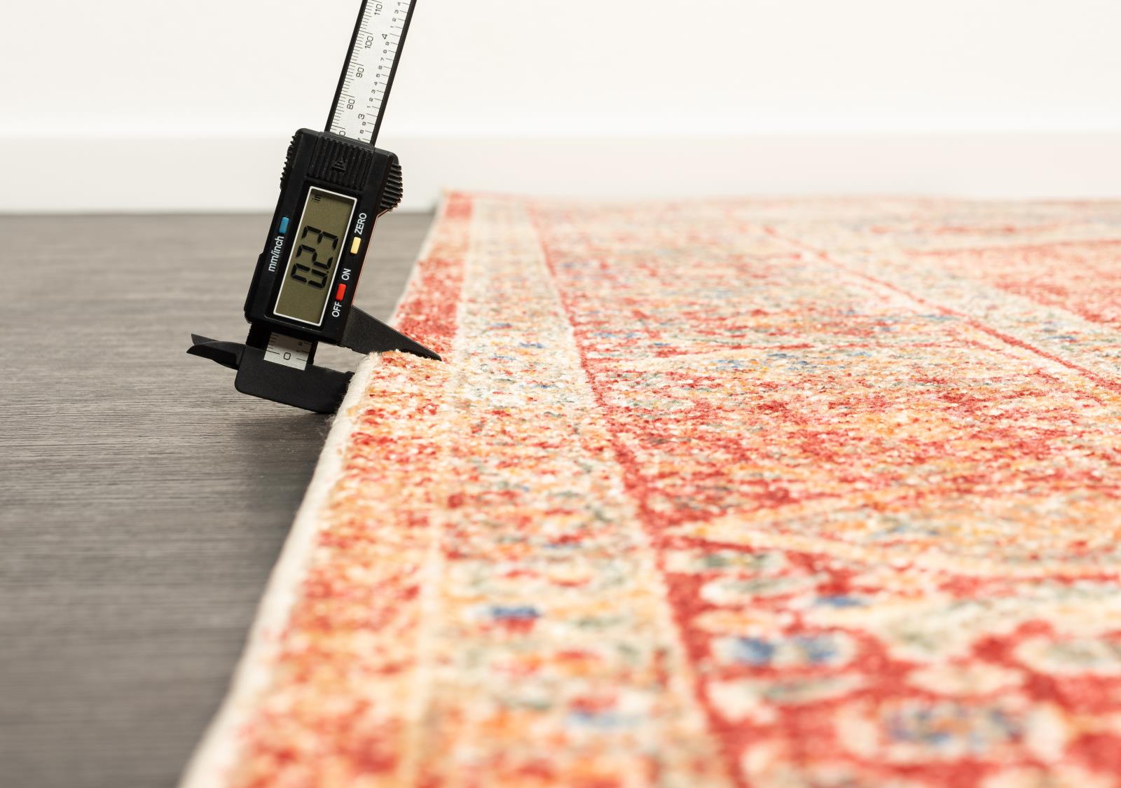 Heriz HZ04 Red Area Rug — view 3