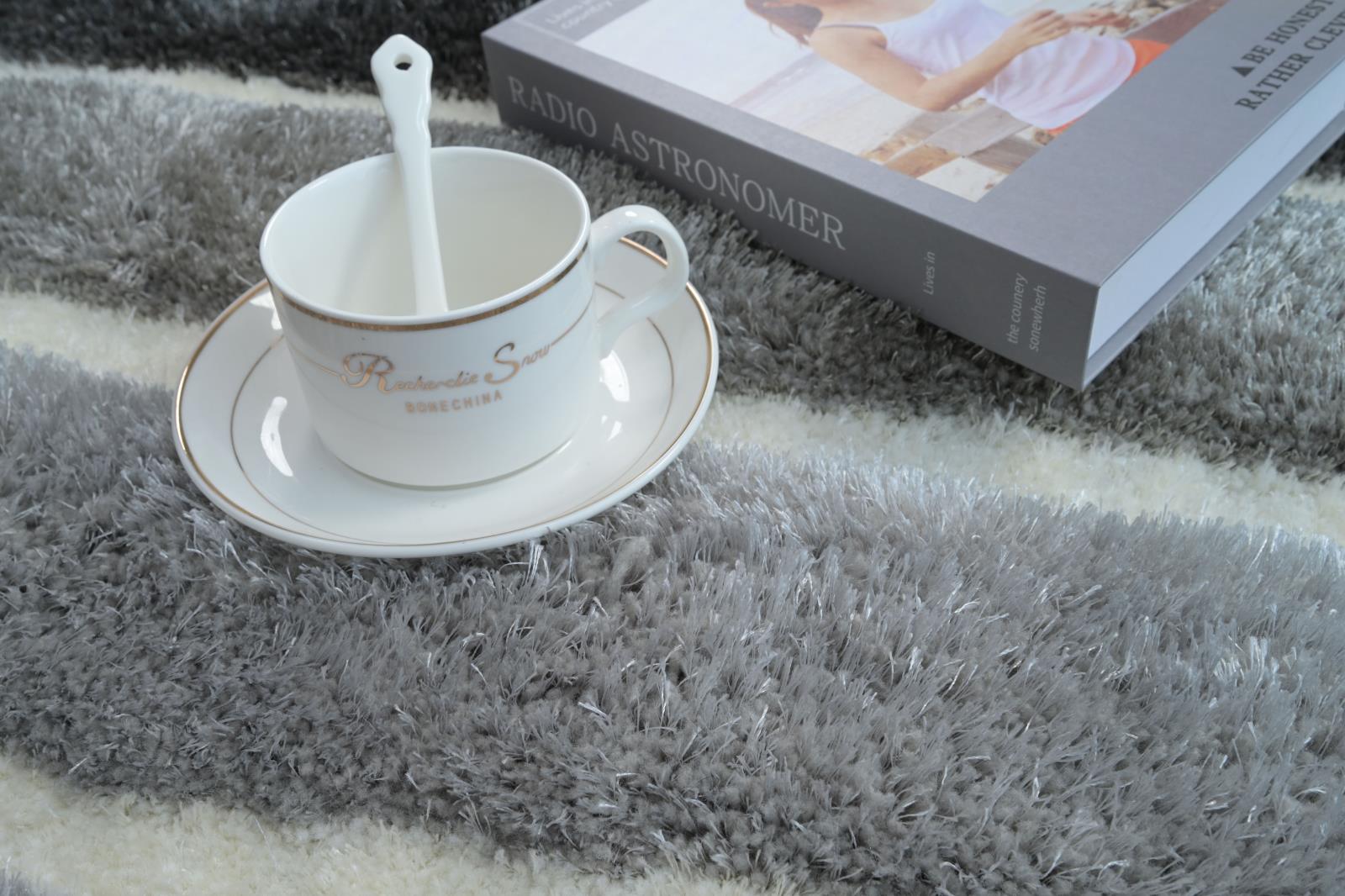 Mateos MS70 Gray Shag Rug — view 11