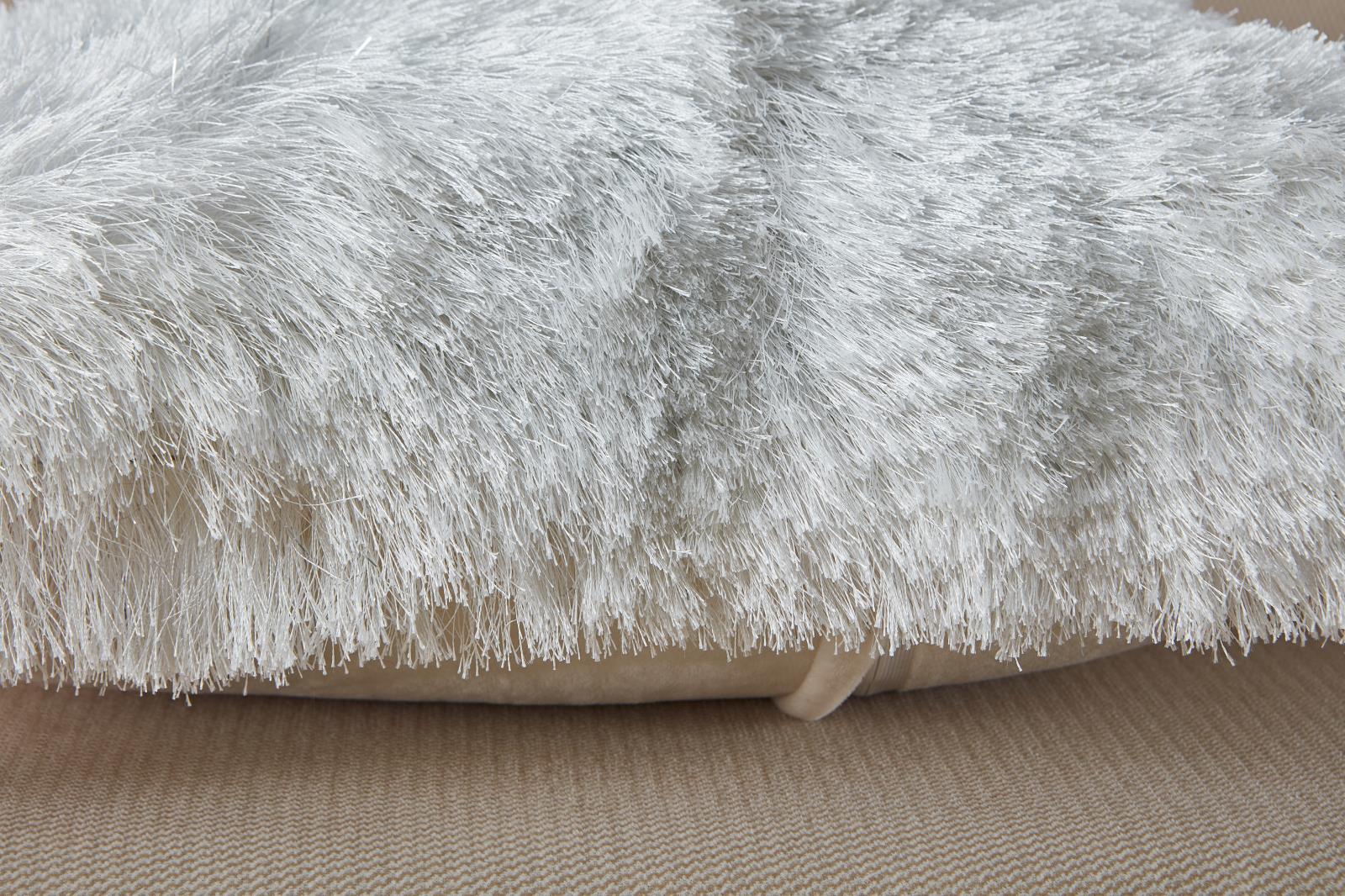 Urban URP01 White Accent Pillow — view 4
