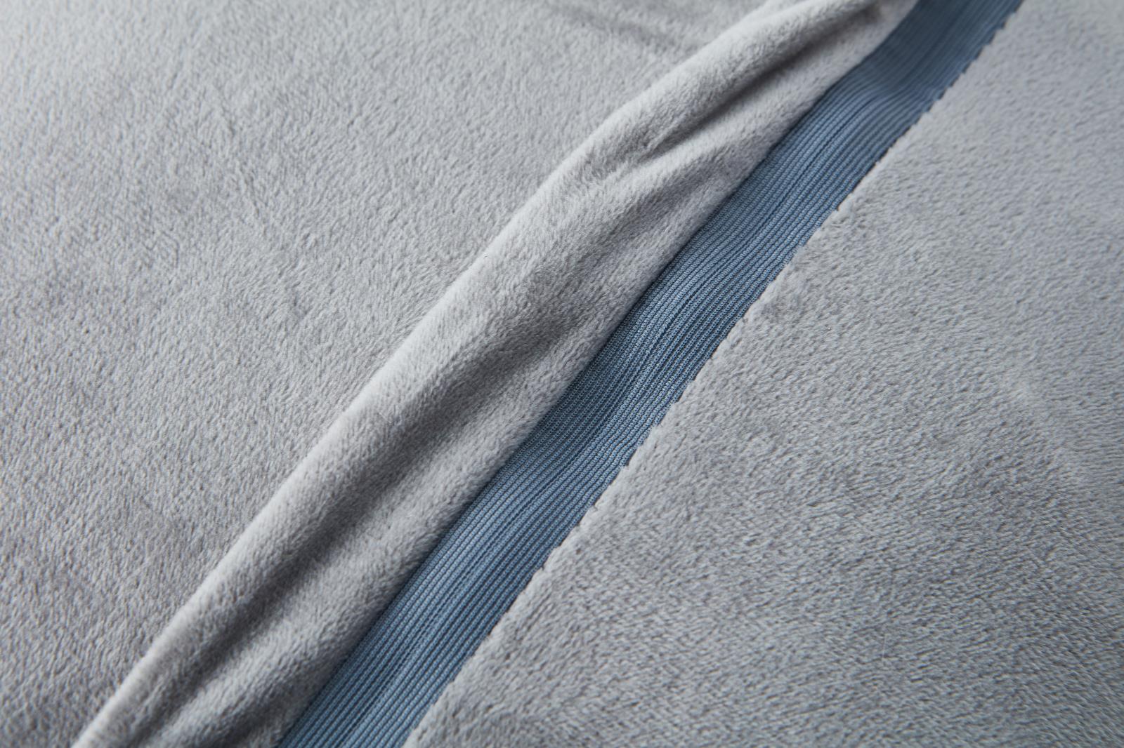 Manhattan MHP01 Gray Accent Pillow — view 2