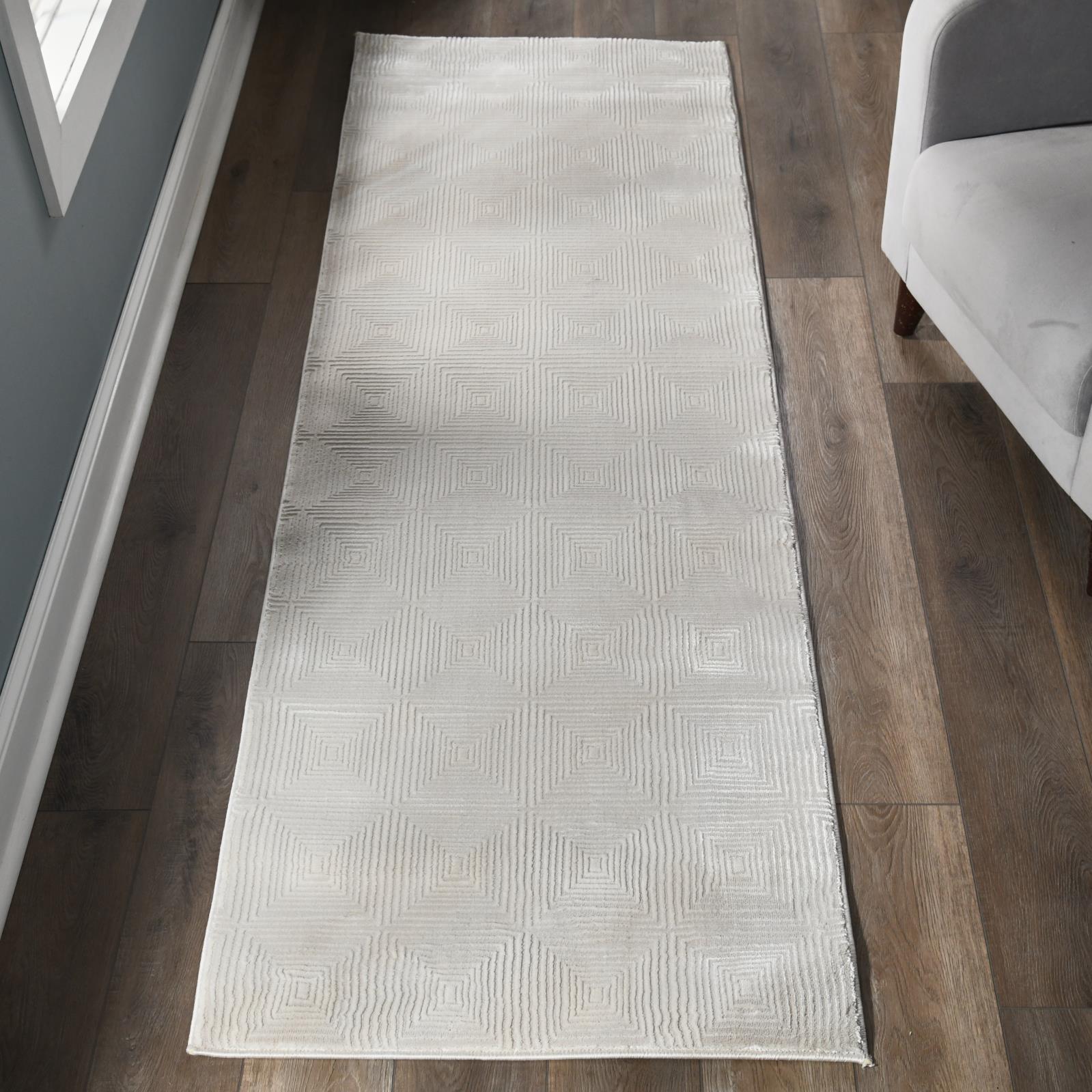 Omari OM16 Ivory Area Rug — view 10