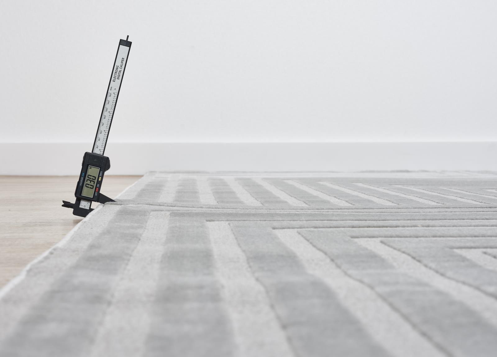 Nuevo NO06 Light Gray Area Rug — view 3