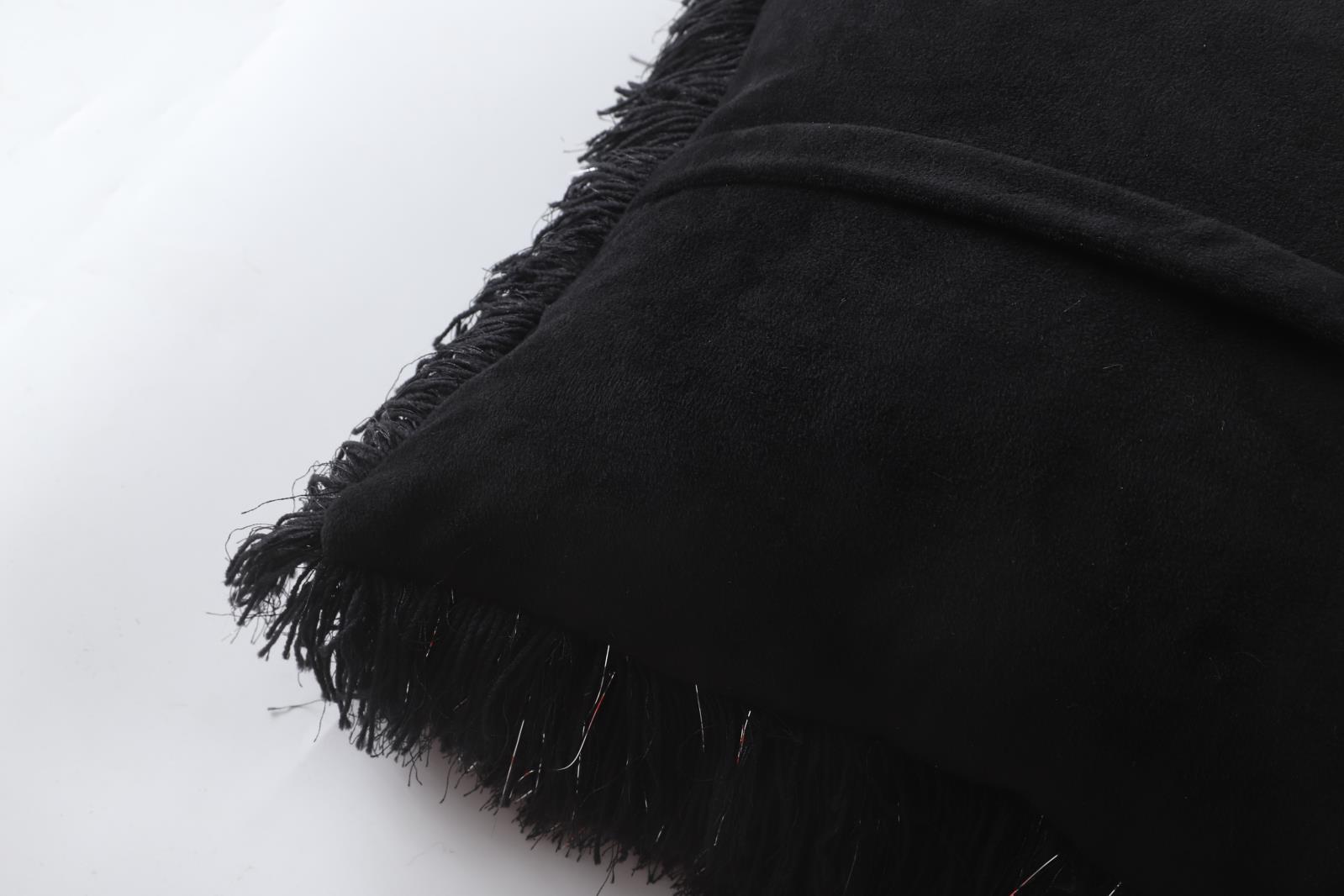Manhattan MHP08 Black Accent Pillow — view 2