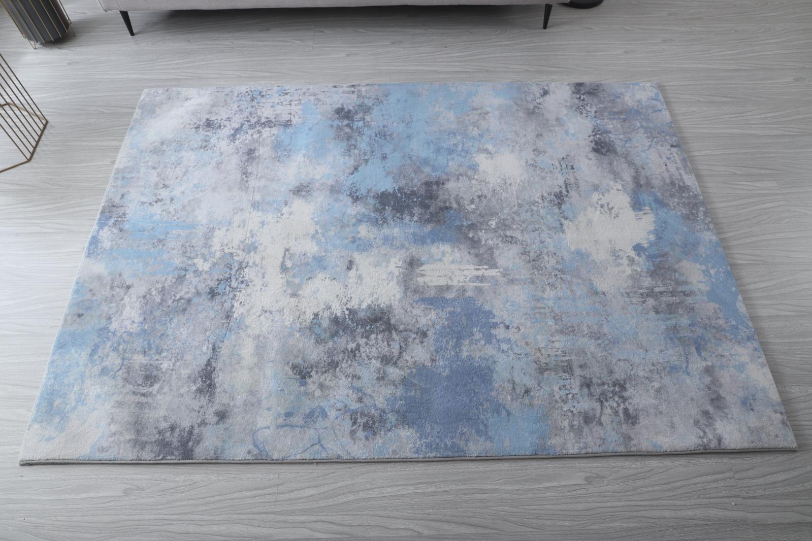 Retro RT02 Light Blue Shag Rug