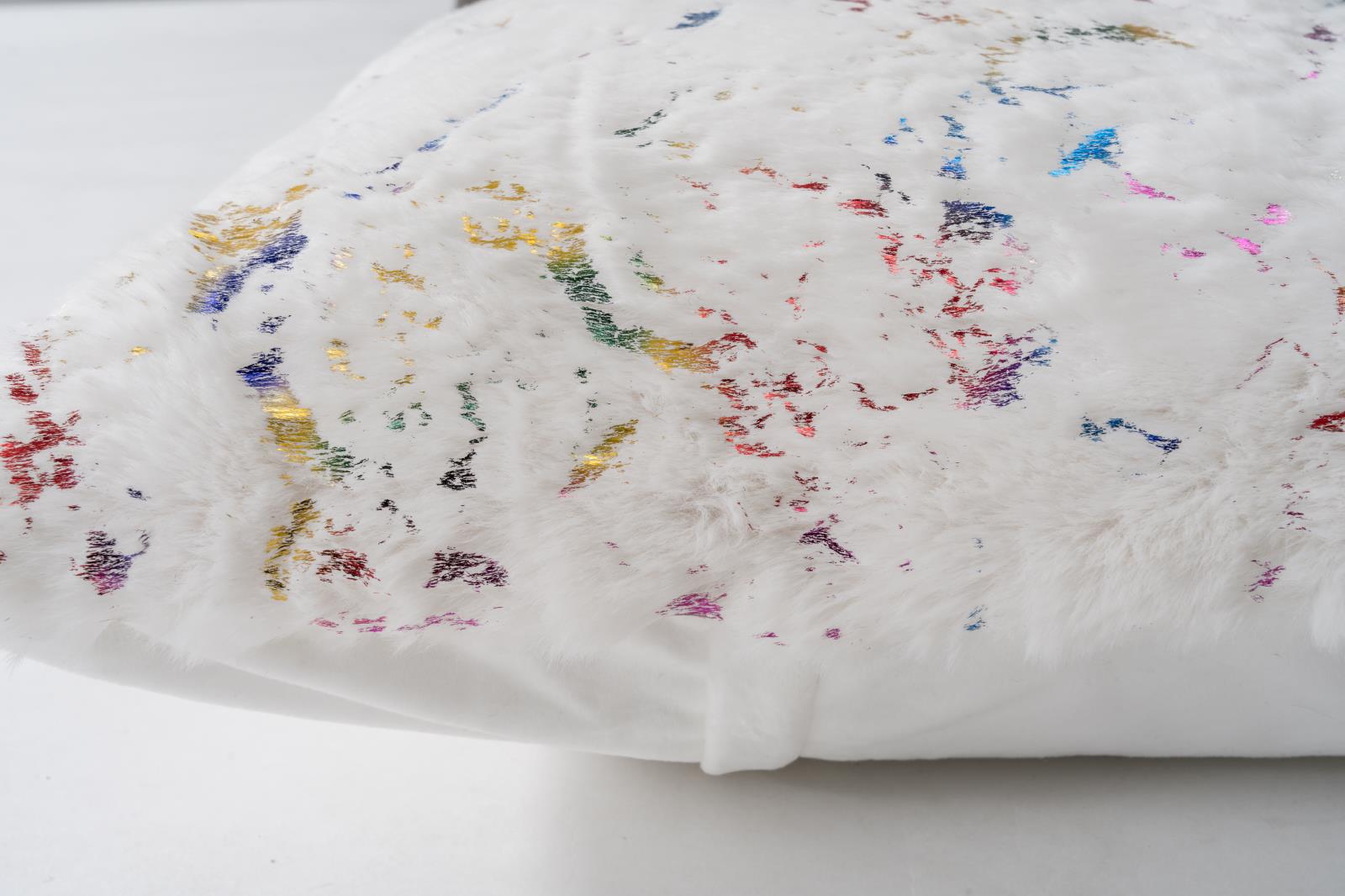 Chryso CH03P White Accent Pillow — view 4