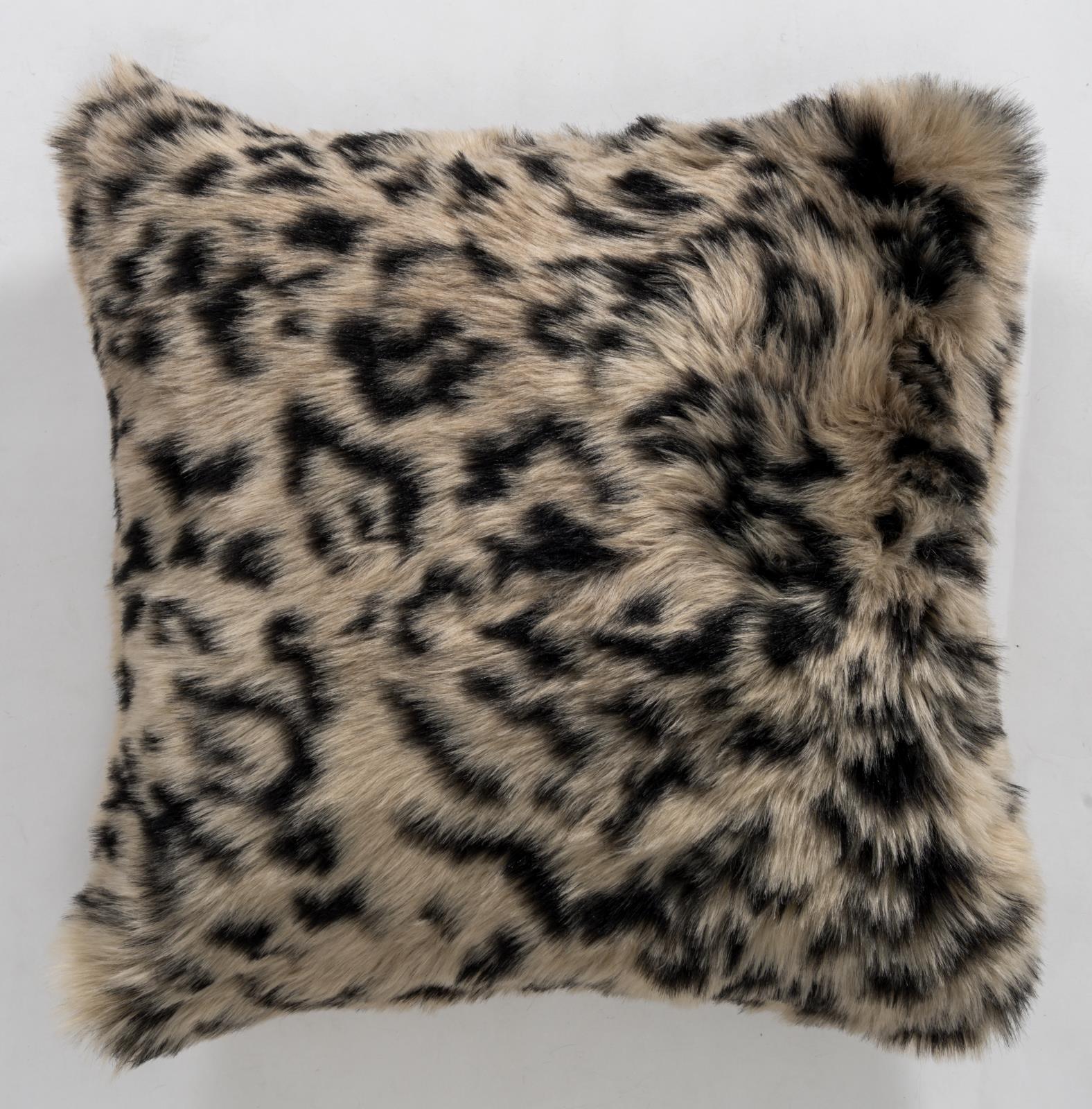 Luxury LXP06 Cheetah Print Accent Pillow