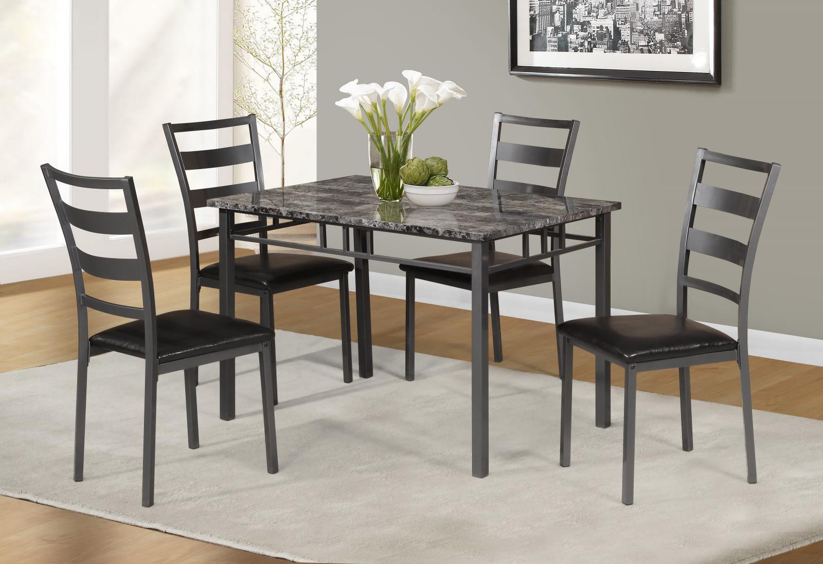 Table & 4 Chairs (D762)