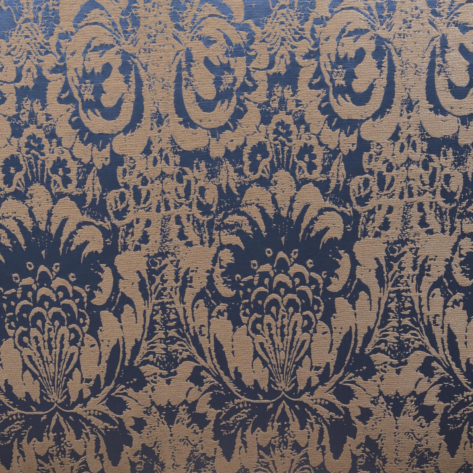 Traditional Brown Sofa (U197) — view 4