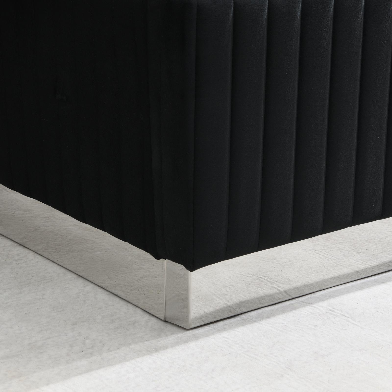 Black Velvet Queen Bed (B543) — view 5