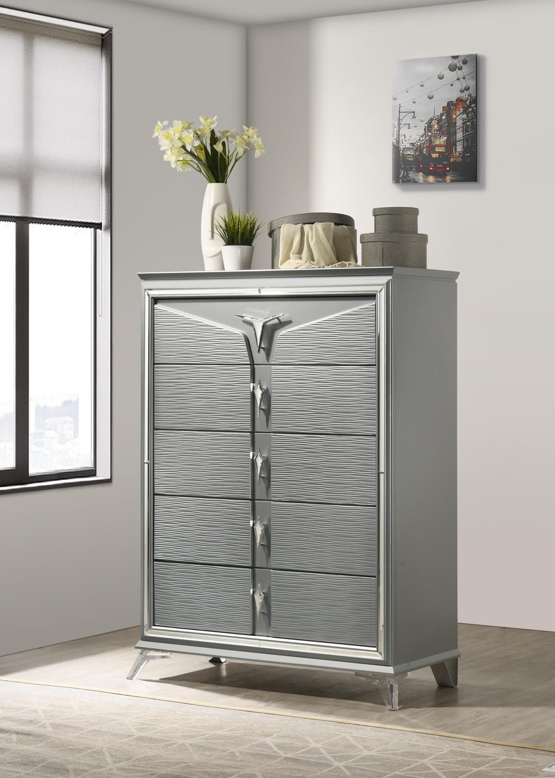 Olive Silver Queen Bed, Dresser, Mirror, Chest & Nightstand (B024) — view 3