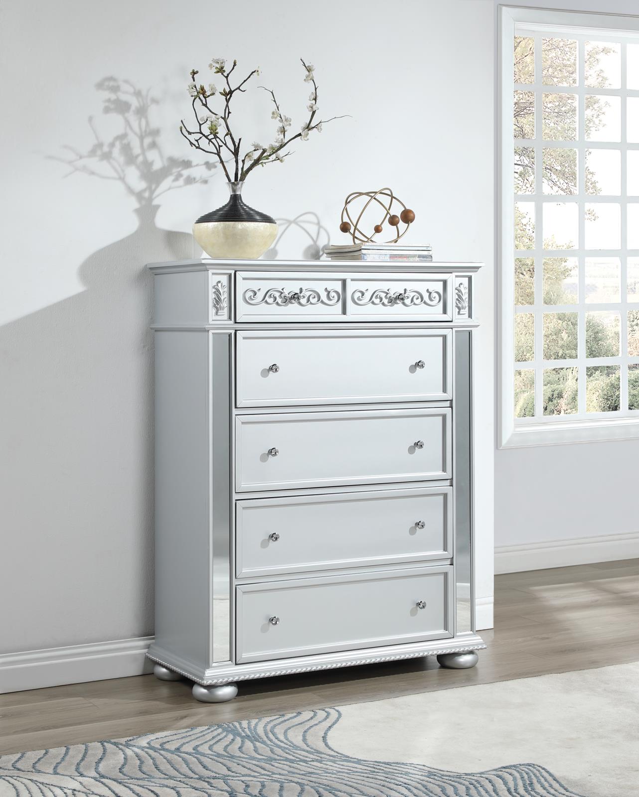 Gray Chest (B092)