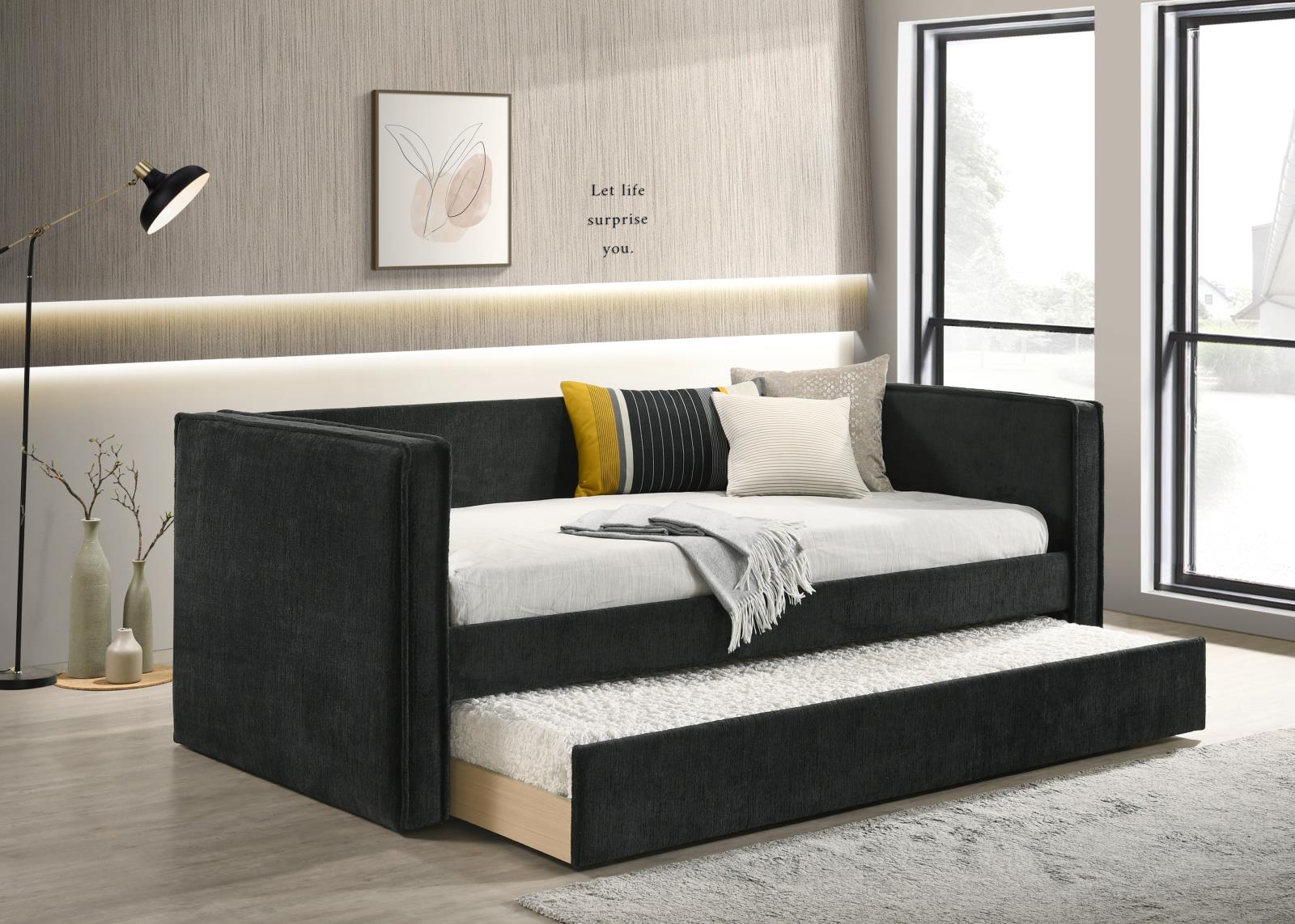 Black Daybed (DB805) — view 2