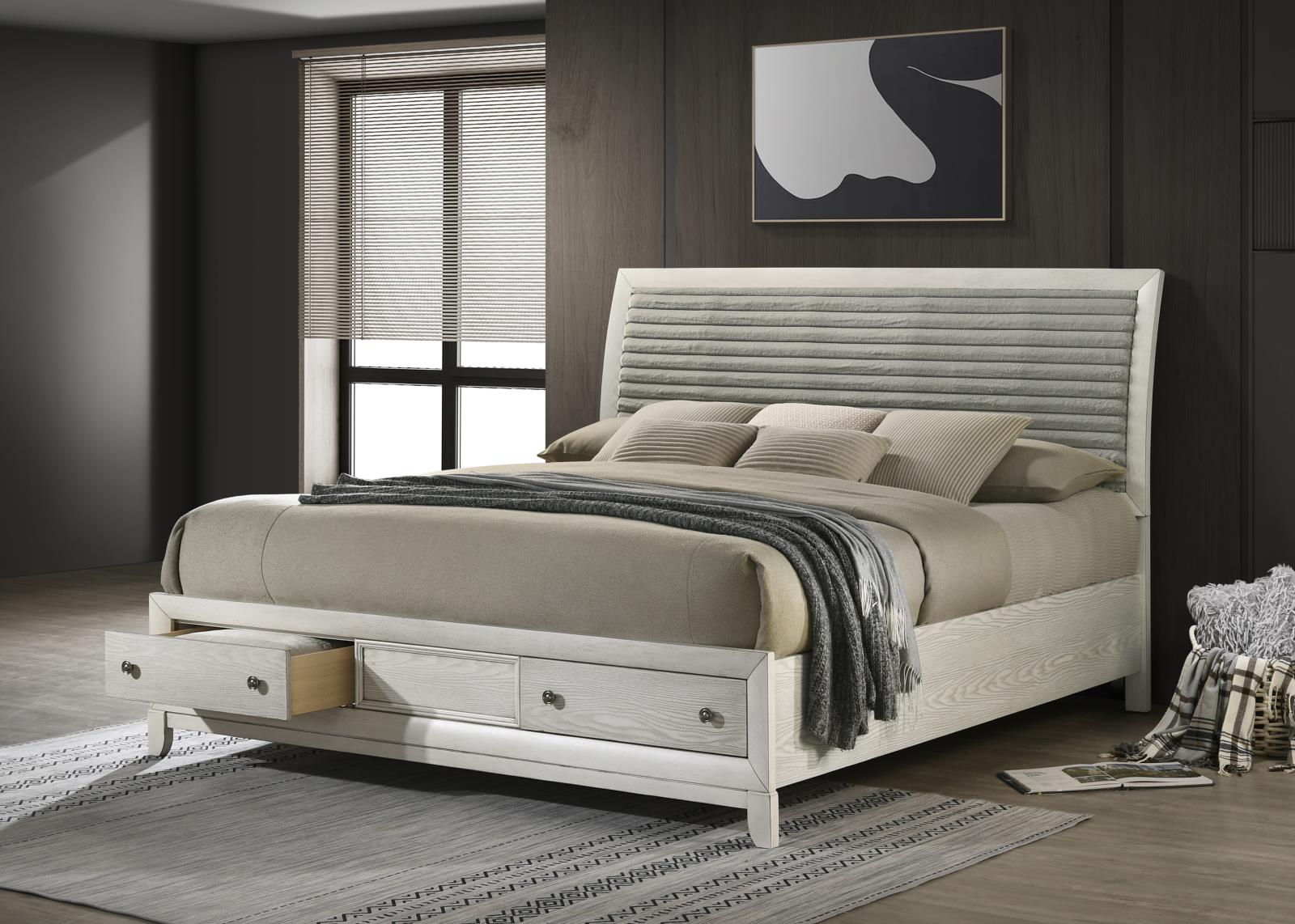 Antique White Oak King Bed (B320)