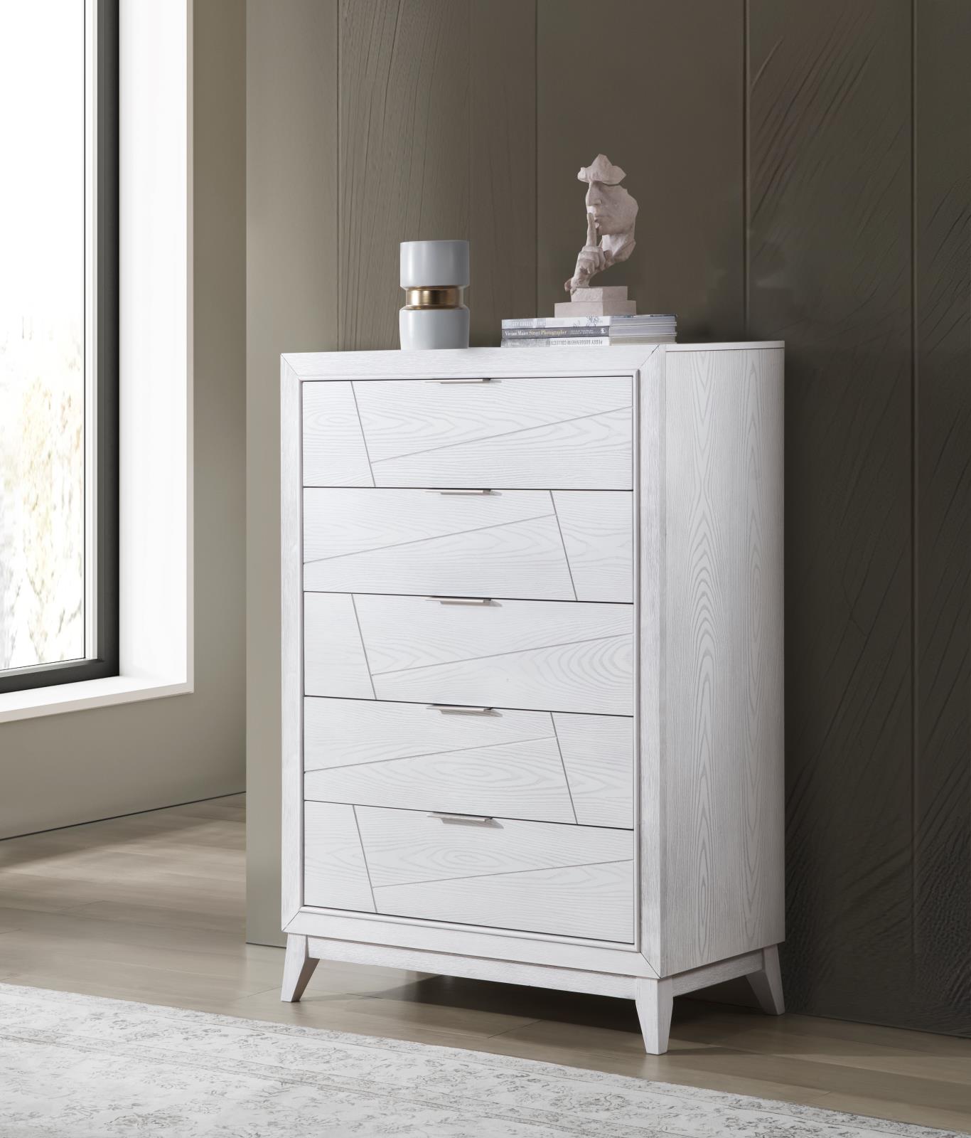 Chest Antique White Chest (B242)
