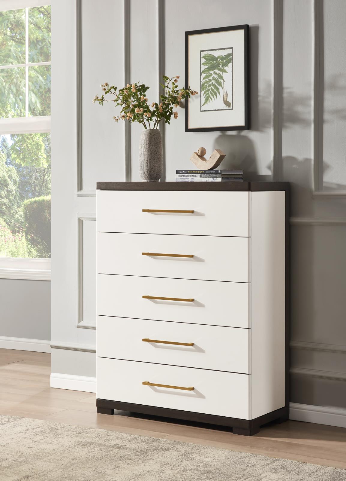 White Chest (B126)