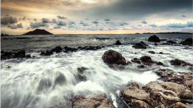 Serene Ocean LED Remote Control Wall Art