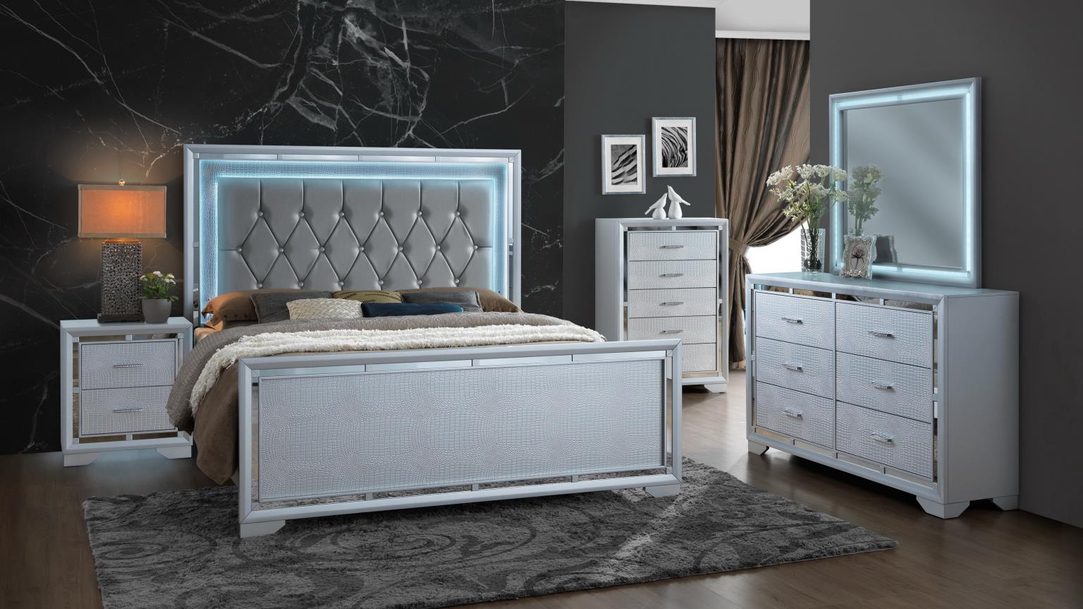 Silver Dresser — photo 2