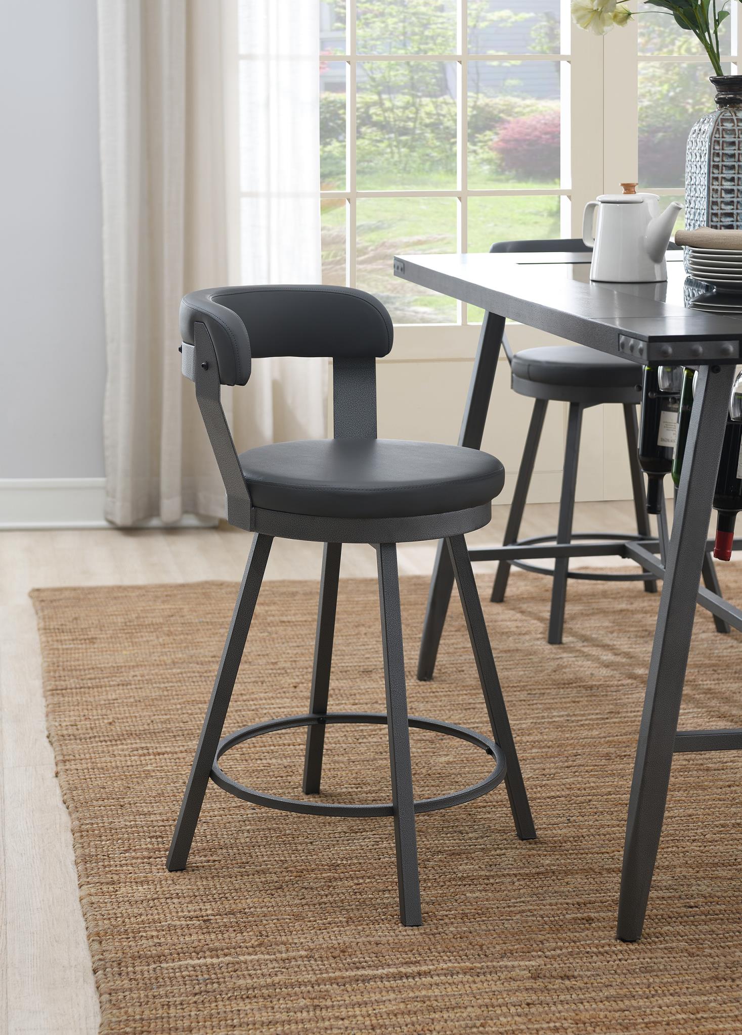 Table & 6 Gray Chairs — photo 3