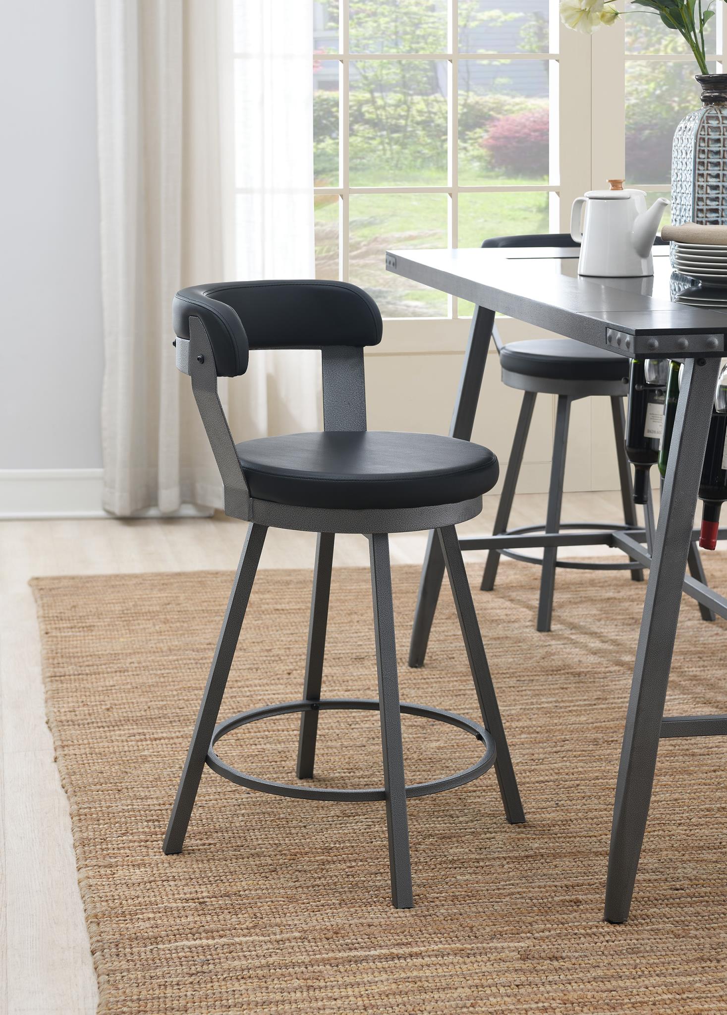 Table & 6 Gray Chairs — photo 5