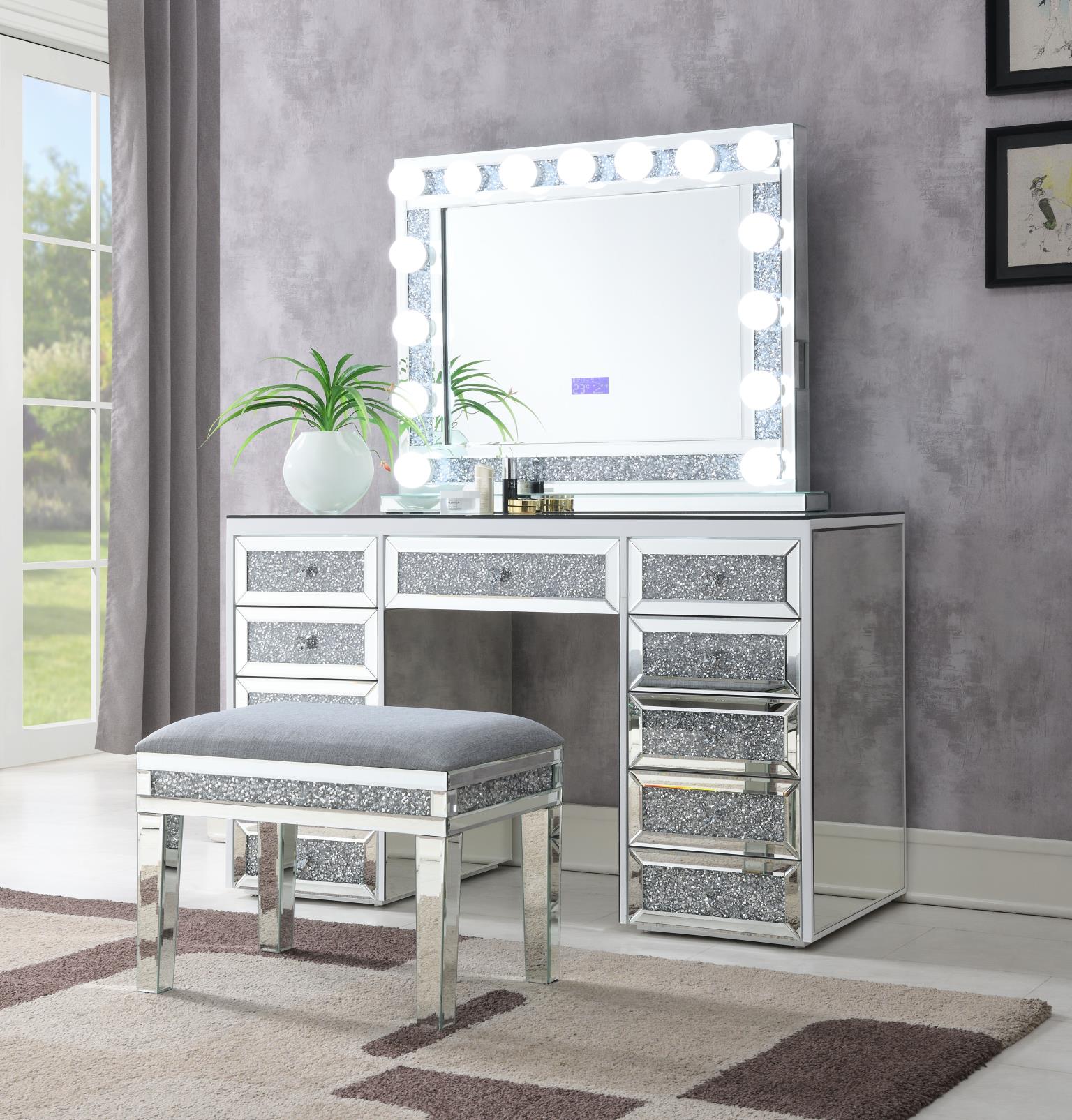 Glamour Vanity