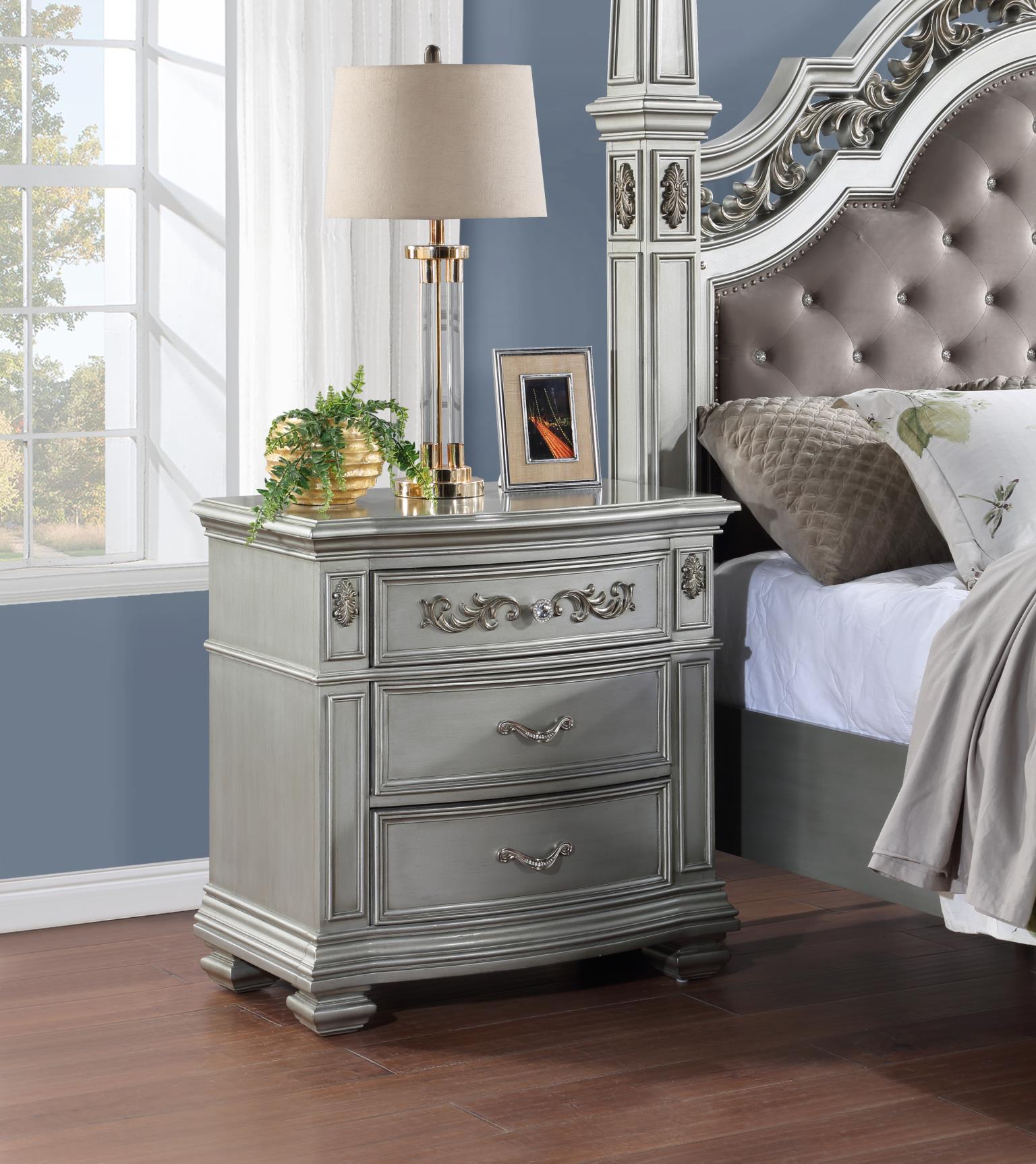 King Bed Frame - Dresser - Mirror - Chest - Nightstand — photo 6