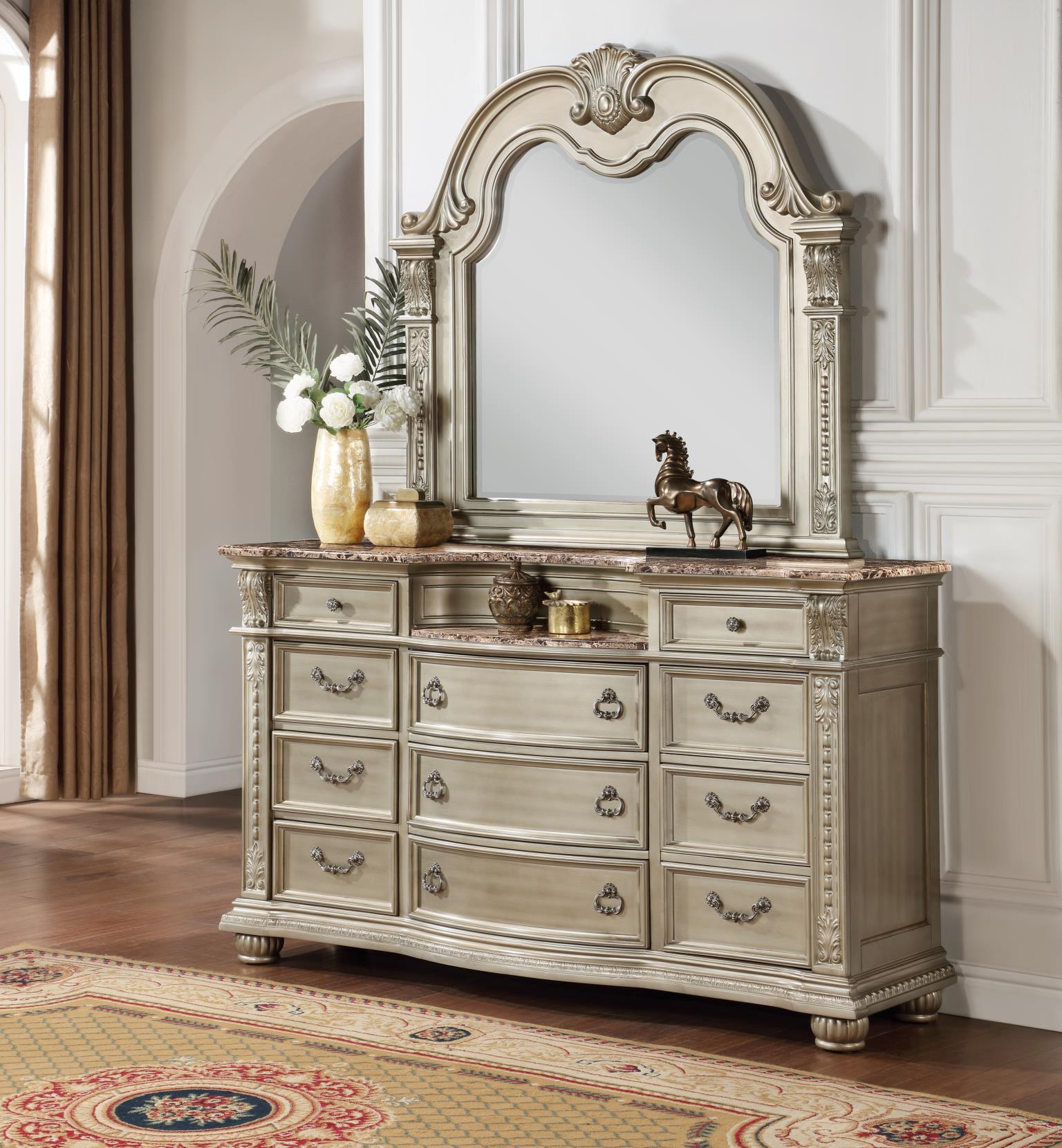 Queen Bed - Dresser - Mirror — photo 5
