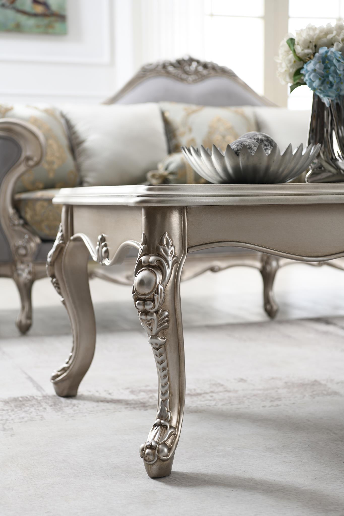 Traditional Table — photo 4
