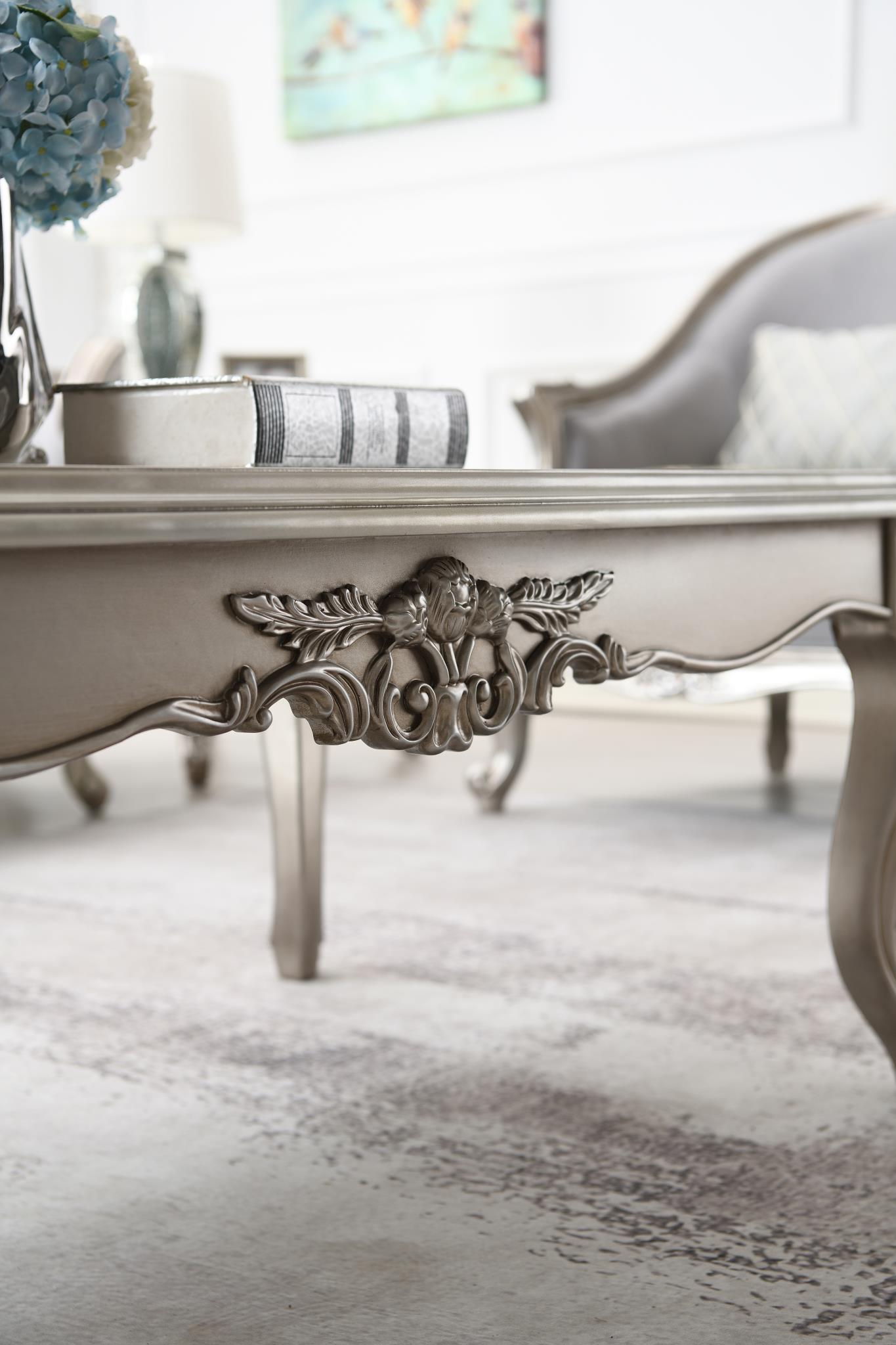 Traditional Table — photo 5