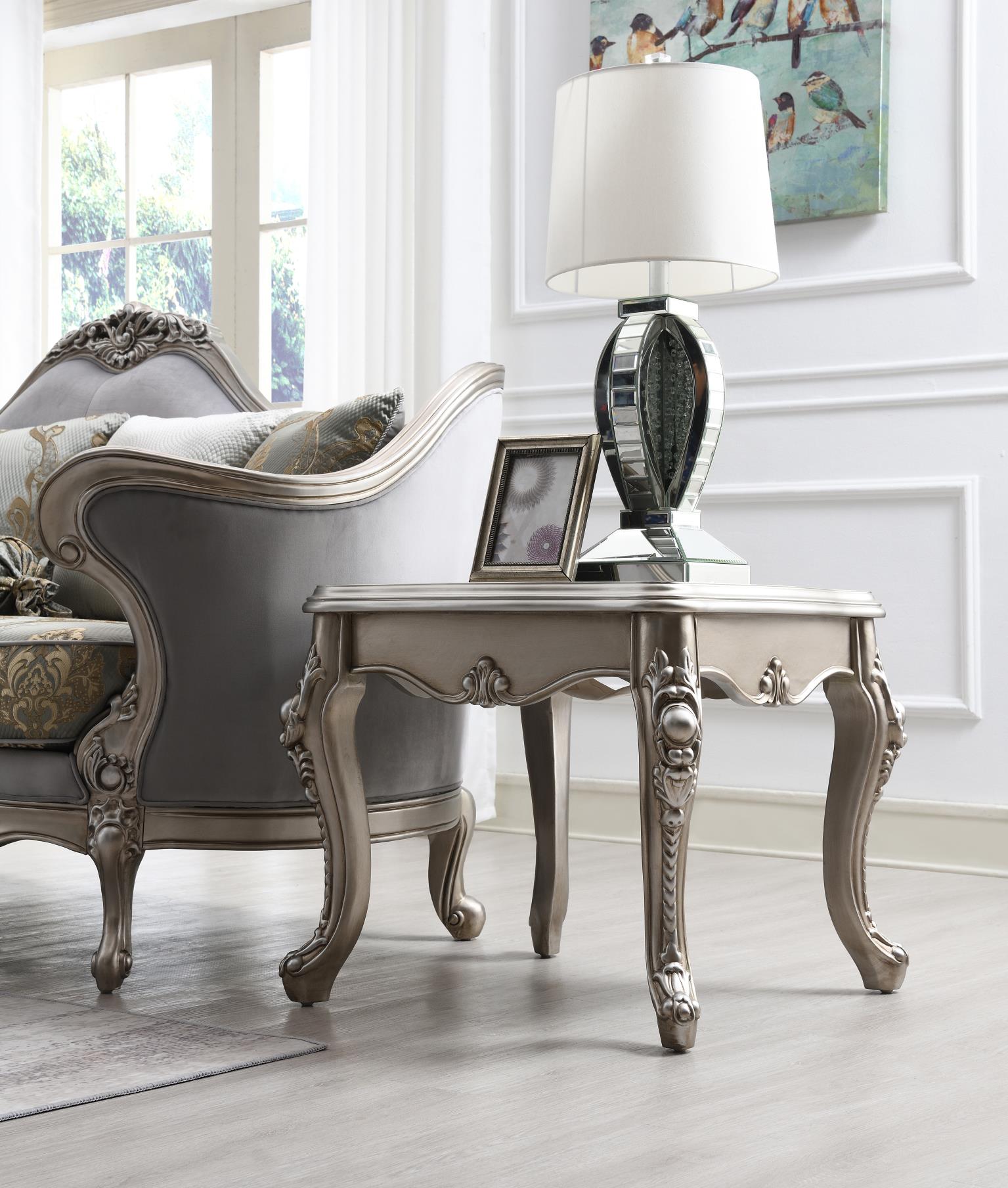 Traditional Table — photo 6