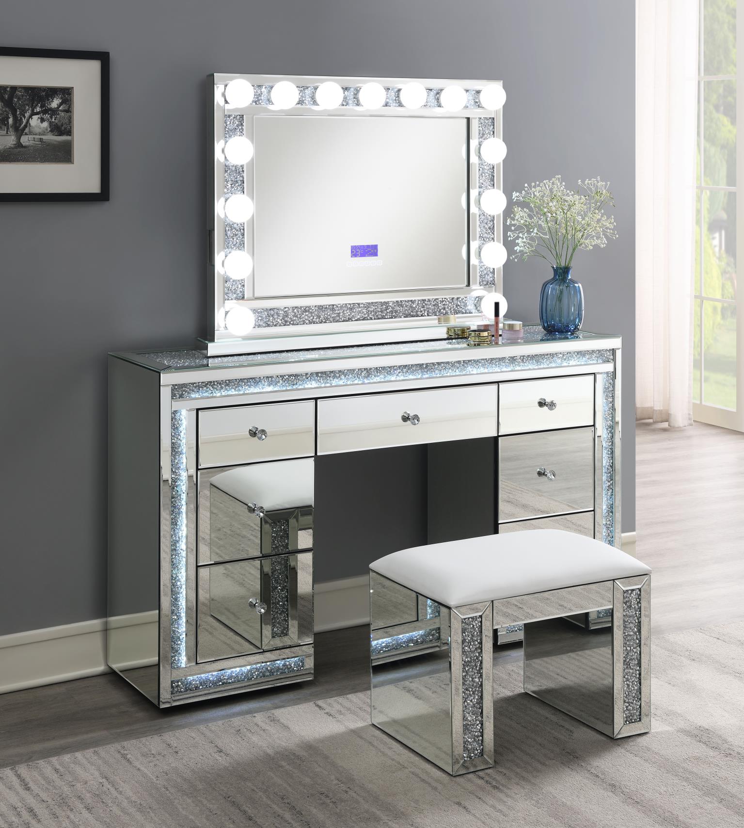Glamour Vanity