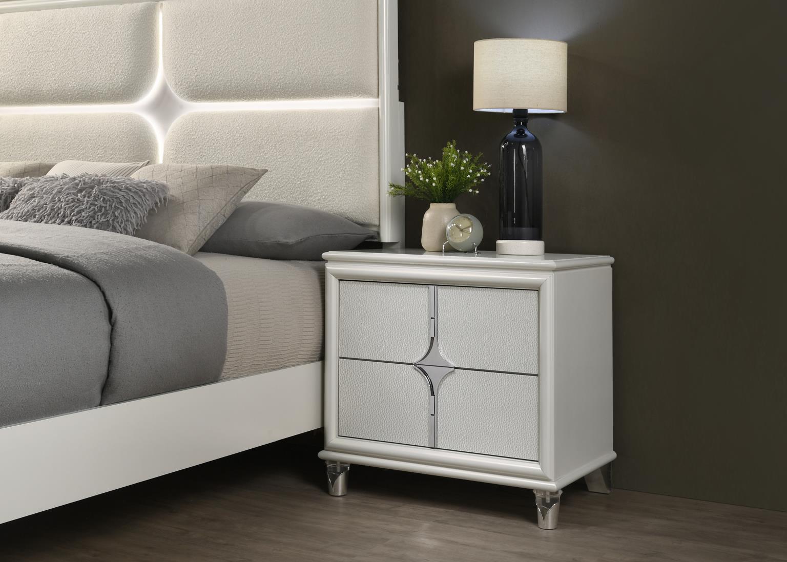 King Bed Frame - Dresser - Mirror - Chest - Nightstand — photo 8