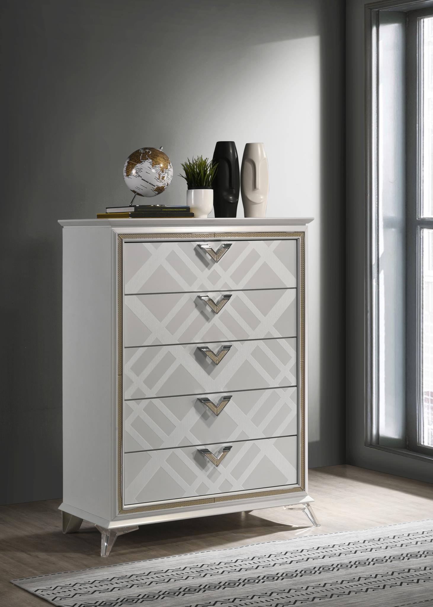 King Bed Frame - Dresser - Mirror - Chest - Nightstand — photo 7
