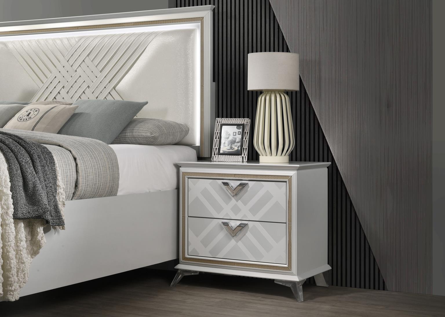 King Bed Frame - Dresser - Mirror - Chest - Nightstand — photo 8