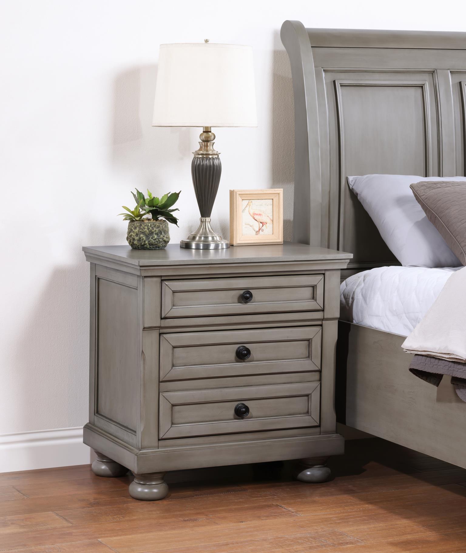 King Bed Frame - Dresser - Mirror - Chest - Nightstand — photo 8
