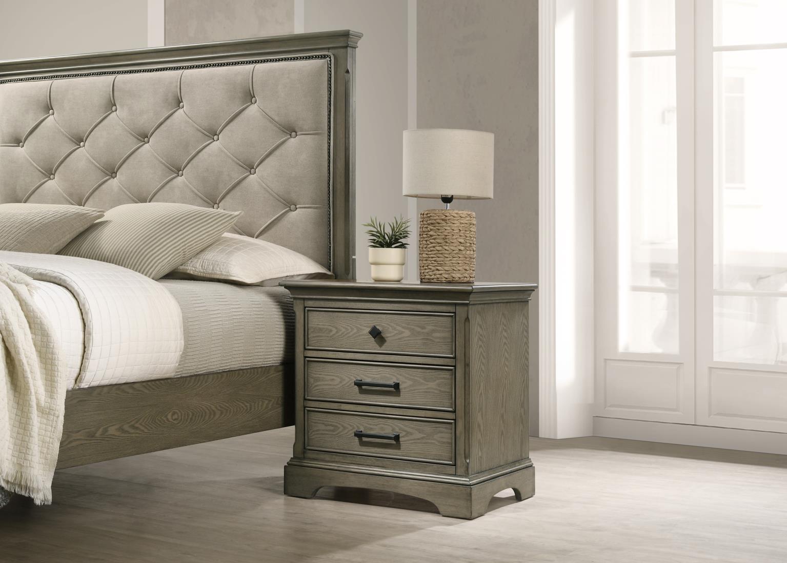 King Bed Frame - Dresser - Mirror - Chest - Nightstand — photo 8