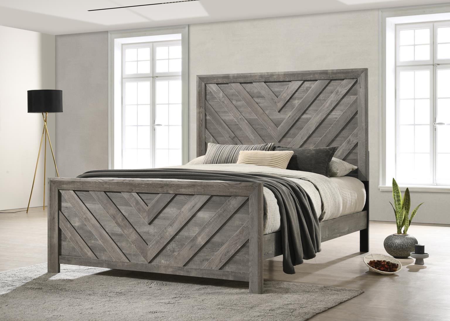 King Bed Frame - Dresser - Mirror - Chest - Nightstand — photo 2