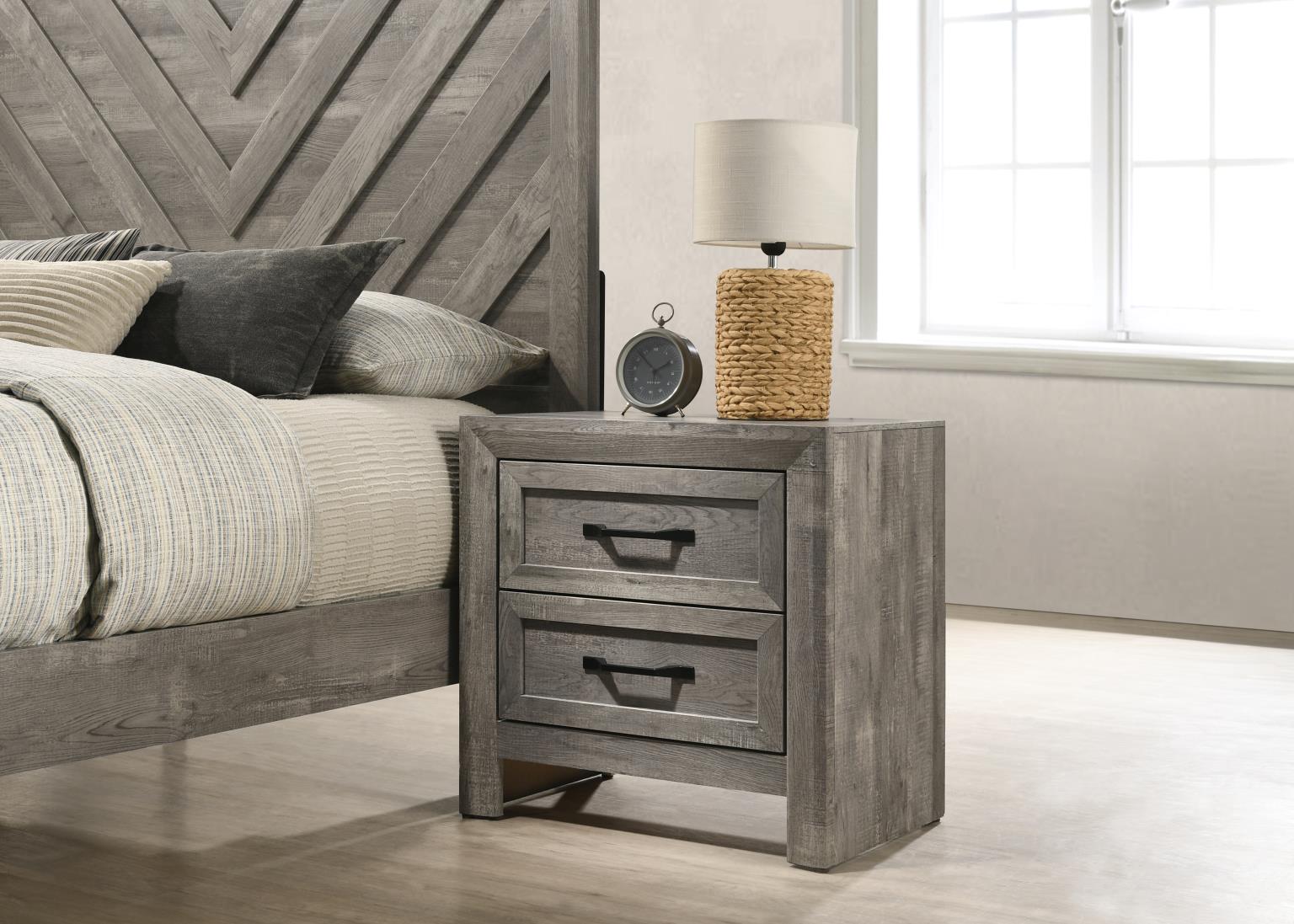 King Bed Frame - Dresser - Mirror - Chest - Nightstand — photo 7