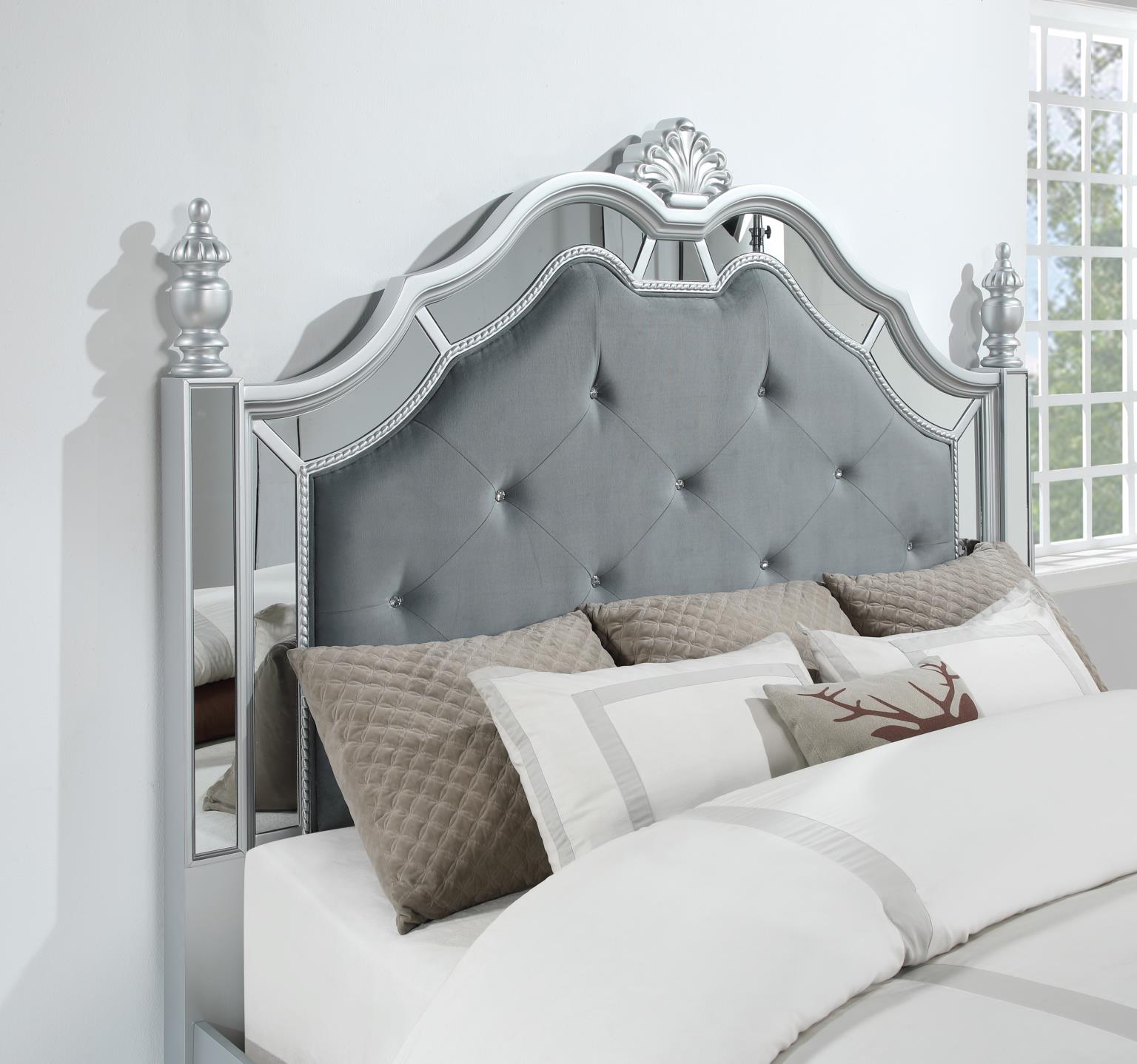 King Bed Frame - Dresser - Mirror - Chest - Nightstand — photo 3