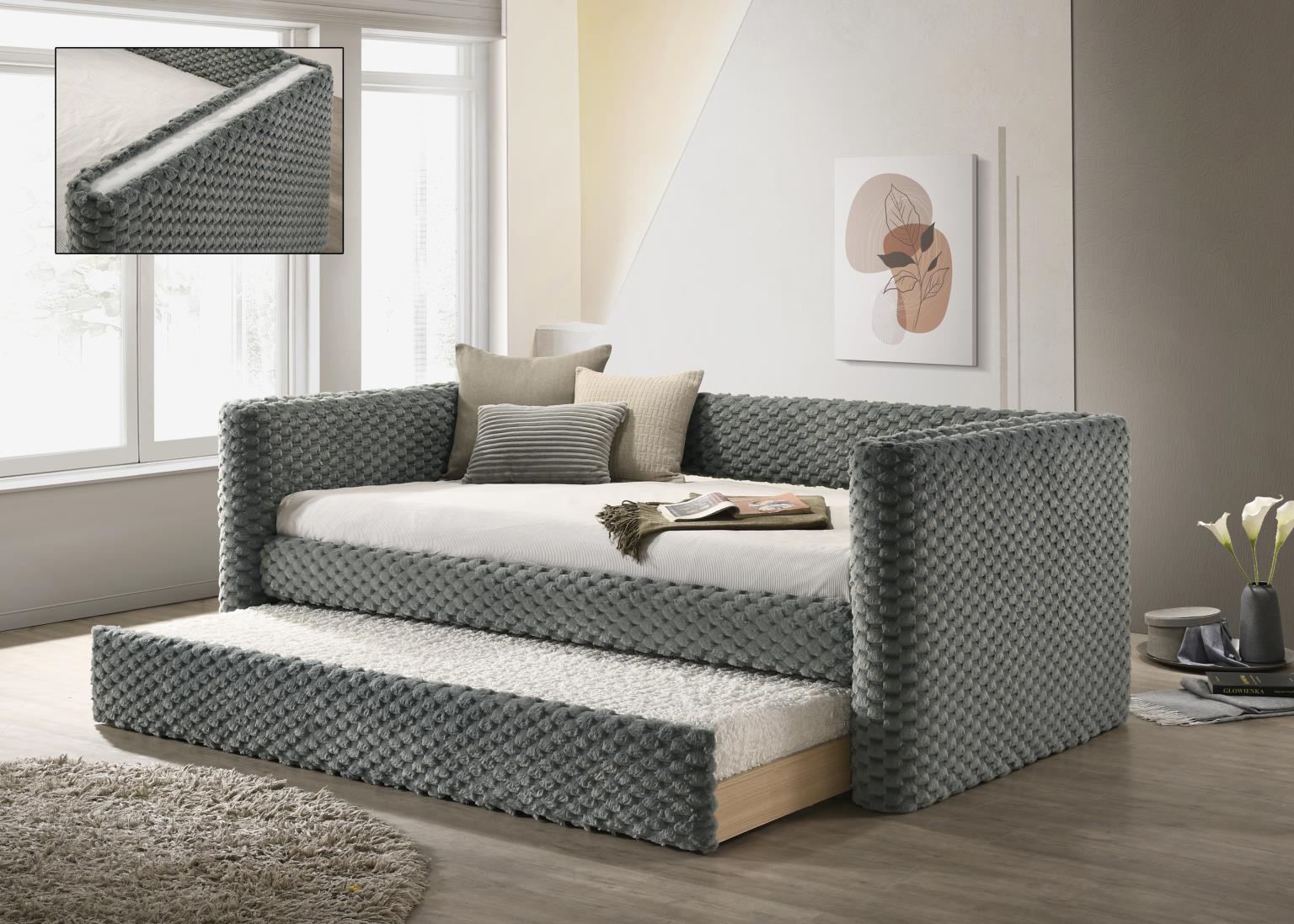 Gray/White Daybed — photo 2