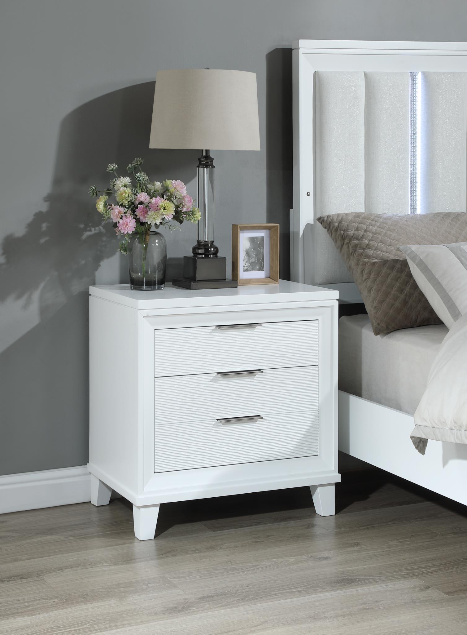 King Bed Frame - Dresser - Mirror - Chest - Nightstand — photo 10