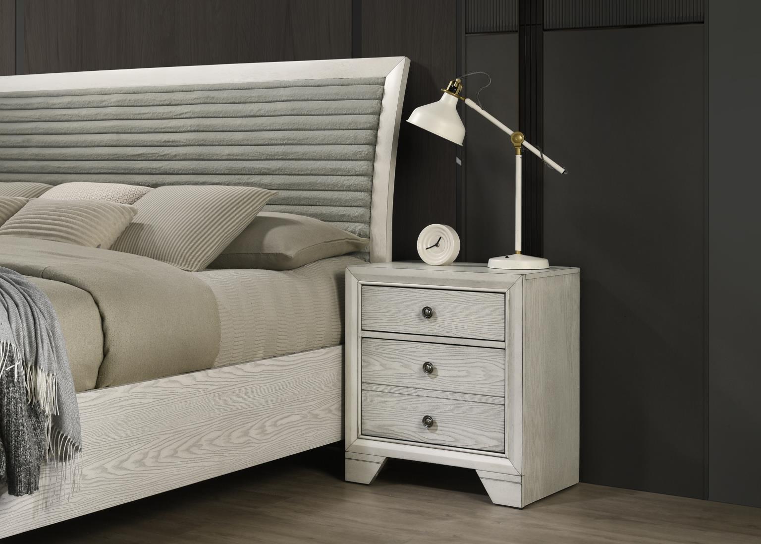 King Bed Frame - Dresser - Mirror - Chest - Nightstand — photo 9