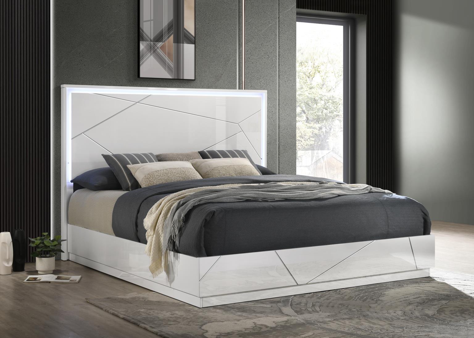 King Bed Frame - Dresser - Mirror - Chest - Nightstand — photo 2