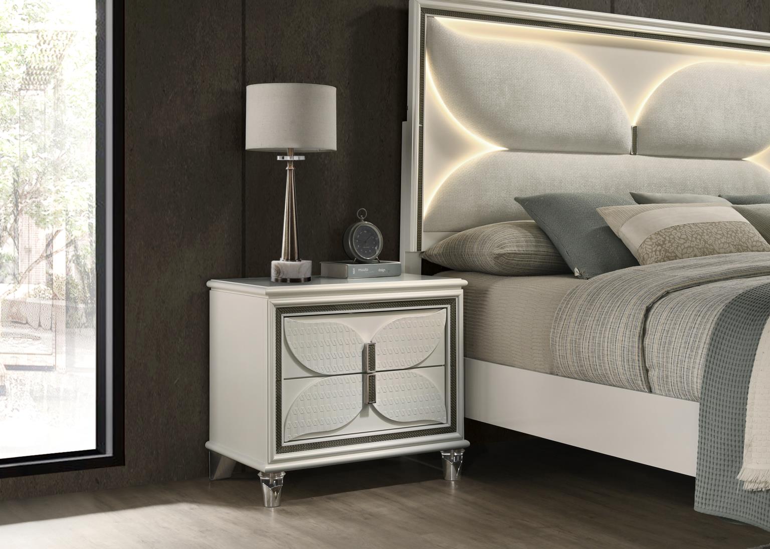 King Bed Frame - Dresser - Mirror - Chest - Nightstand — photo 5