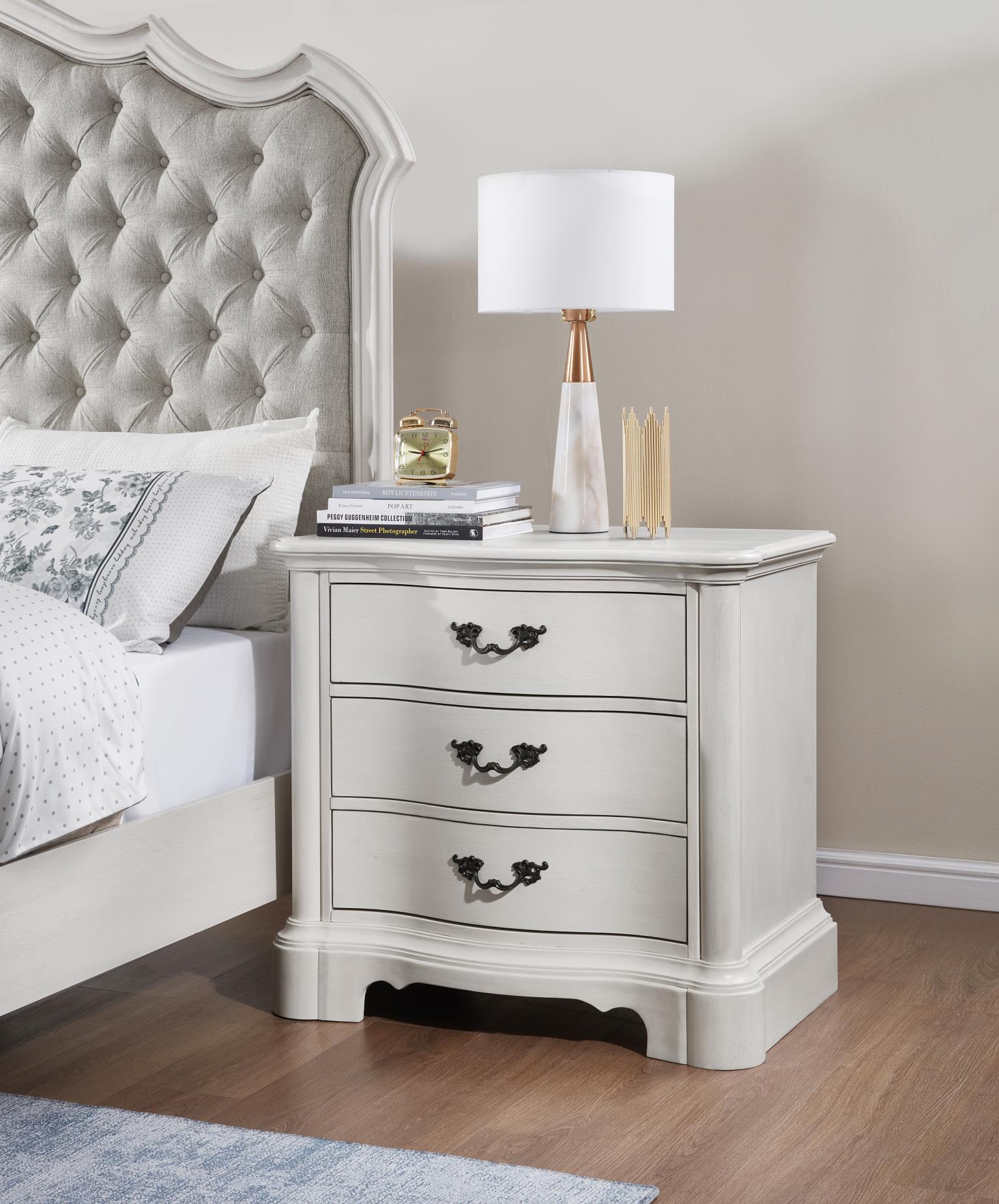 King Bed Frame - Dresser - Mirror - Chest - Nightstand — photo 5
