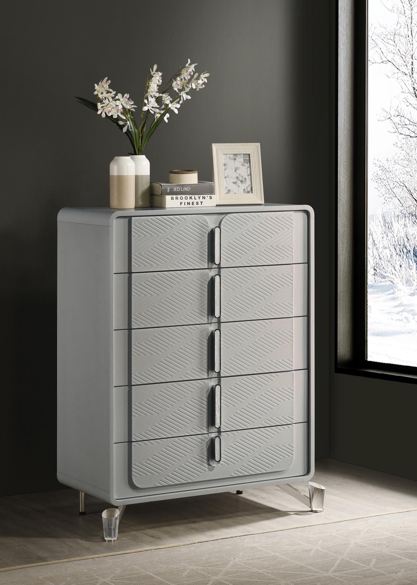 King Bed Frame - Dresser - Mirror - Chest - Nightstand — photo 5
