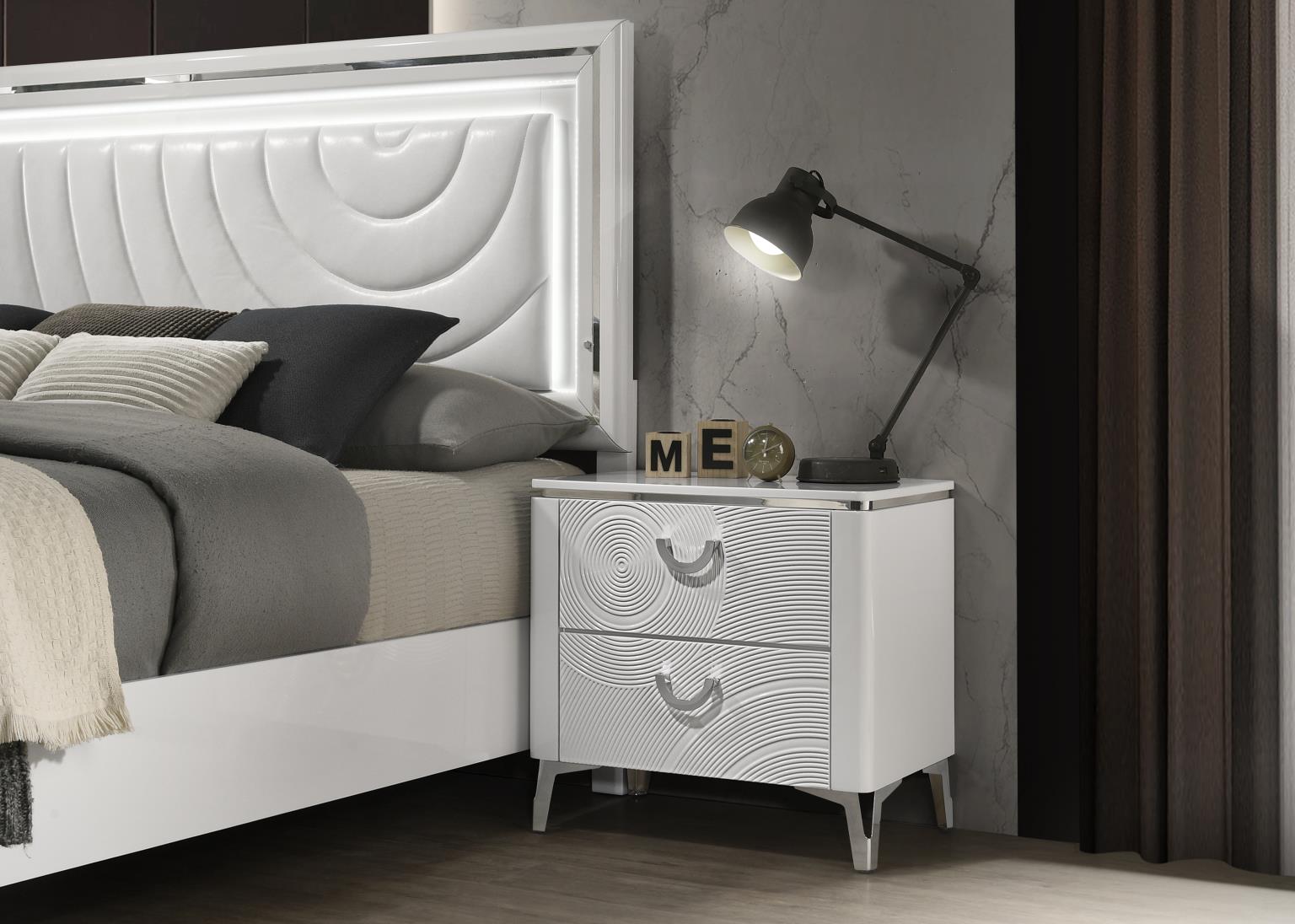 King Bed Frame - Dresser - Mirror - Chest - Nightstand — photo 5