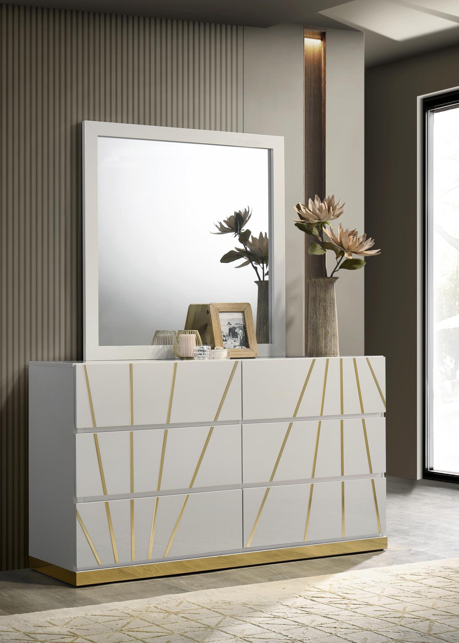 King Bed Frame - Dresser - Mirror - Chest - Nightstand — photo 3